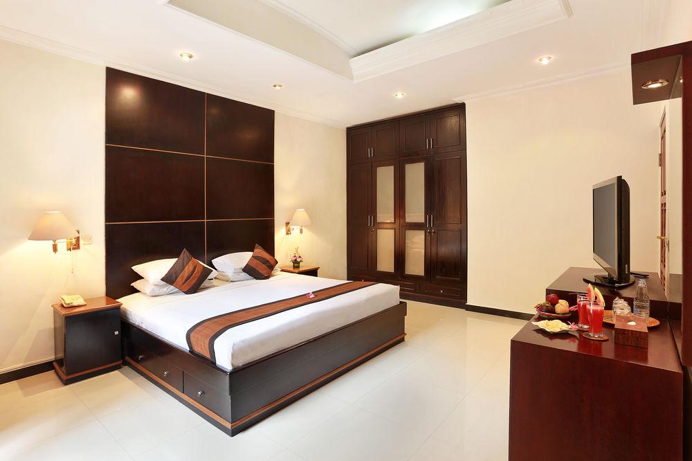 The Batu Belig Hotel & Spa Seminyak  Exterior photo